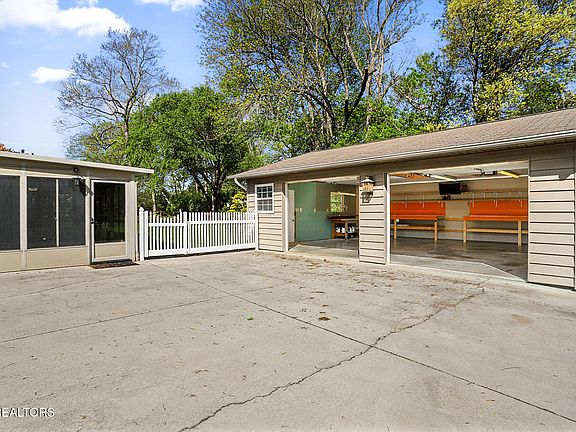 5th image of 4013 Audubon Dr