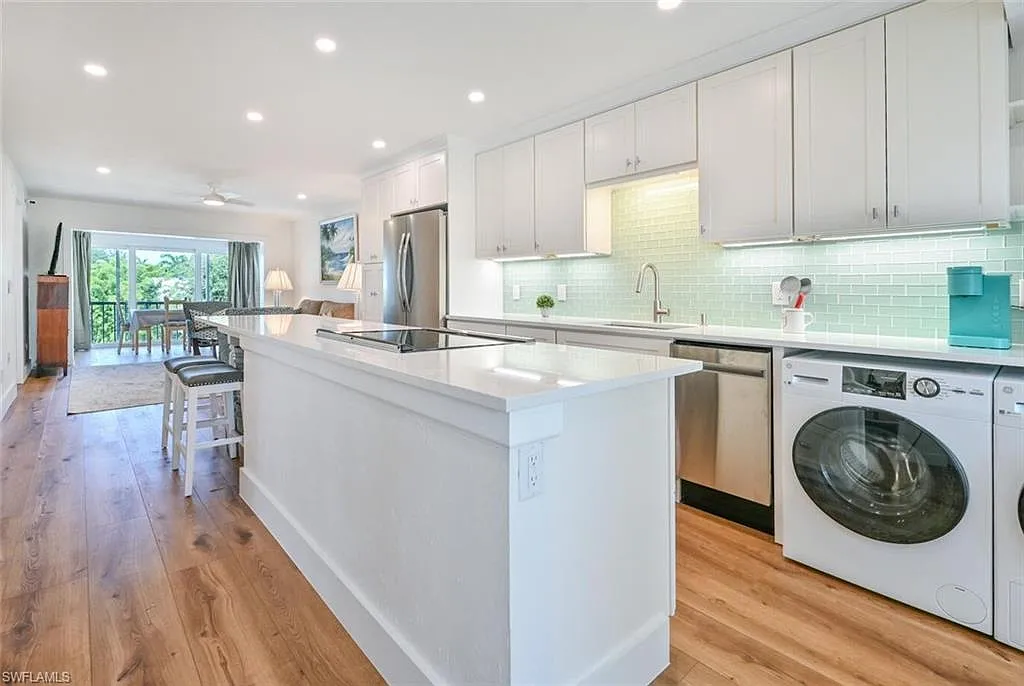 2 bed, 2.0 bath, 1000 sqft, $10,000 — Photo 4