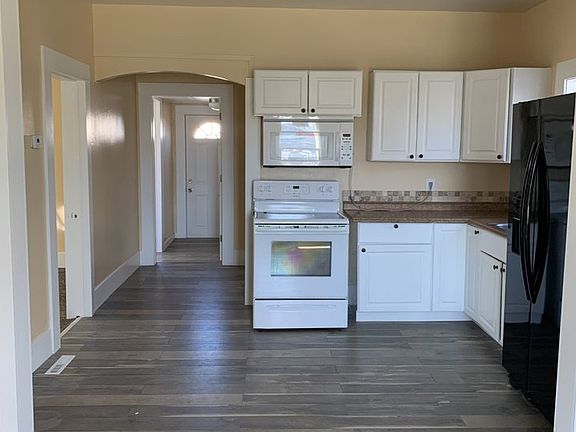 2nd image of 1425 6th Ave