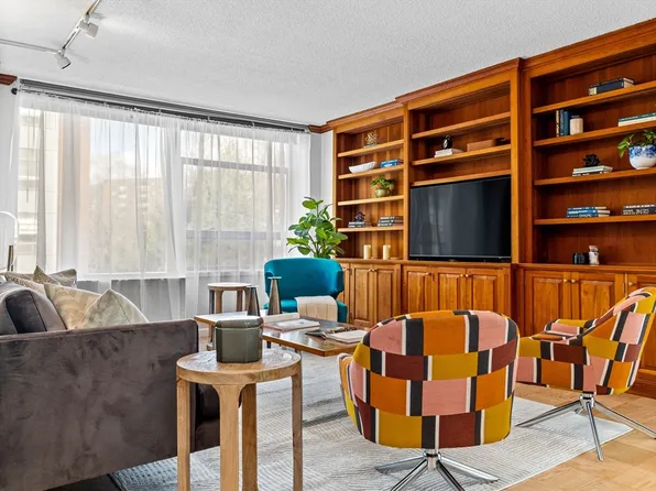 70 Park St APT 44, Brookline, MA 02446