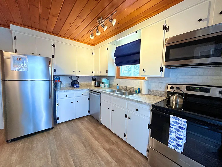 542 Ocean Ave #2 — Photo 4