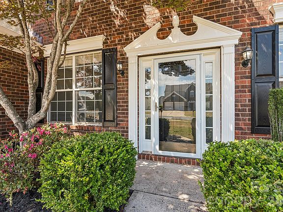 4th image of 3530 Arborhill Rd