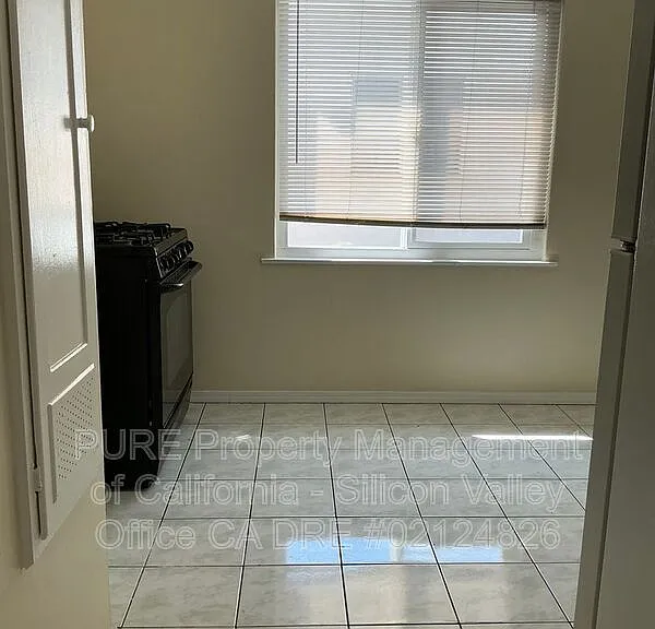 716 N 1st St #6 — Photo 13