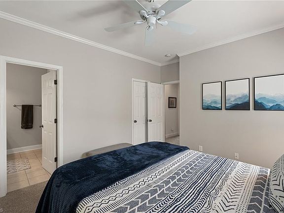 5th image of 217 E Lewis St