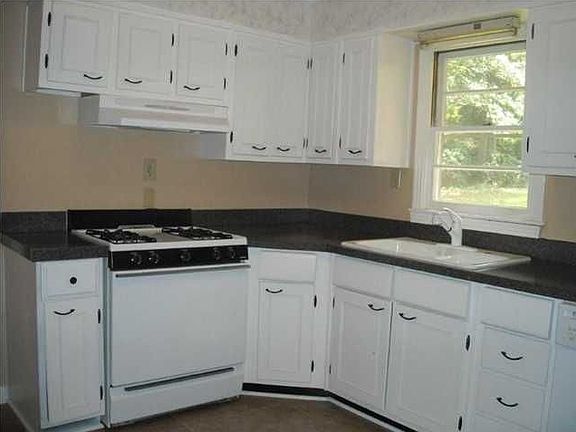 Updated Kitchen with ceramic tile and appliances