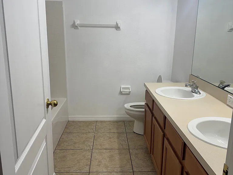 273 Clydesdale Cir — Photo 7