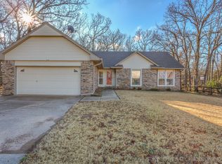 504 W 34th St, Sand Springs, OK 74063