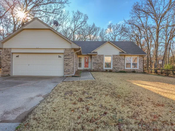 504 W 34th St, Sand Springs, OK 74063