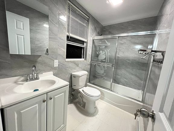 4th image of 11-16 124th St Floor 2