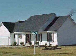 325 Kings Trace Dr, Berea, KY 40403