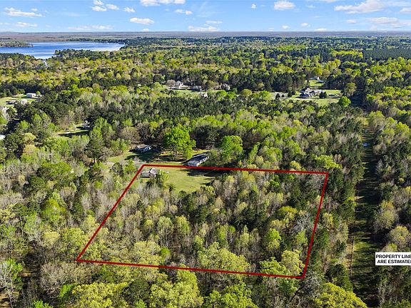 3rd image of 134 McCullough Rd