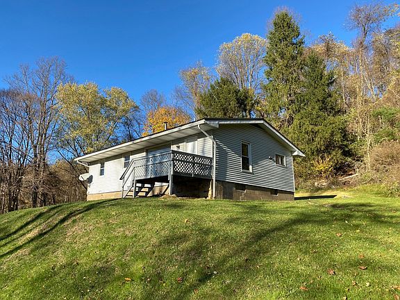 3rd image of 37 Emerald Ln