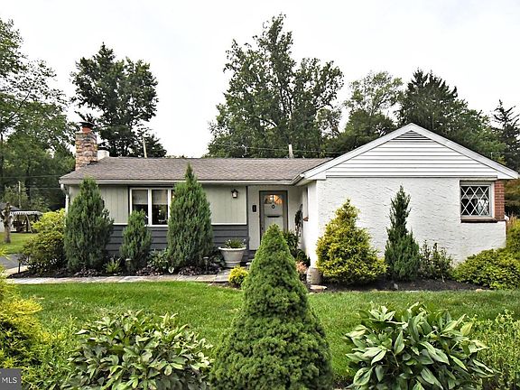2nd image of 2828 Leon Ave