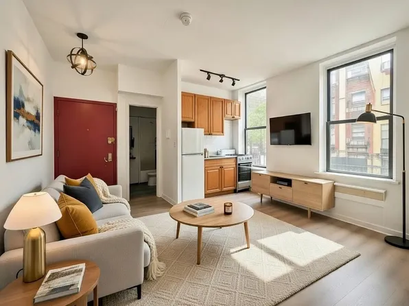 370 W 52nd St APT 2E, New York, NY 10019