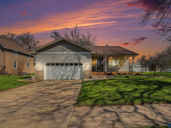 400 E 4th St, Hartford, SD 57033