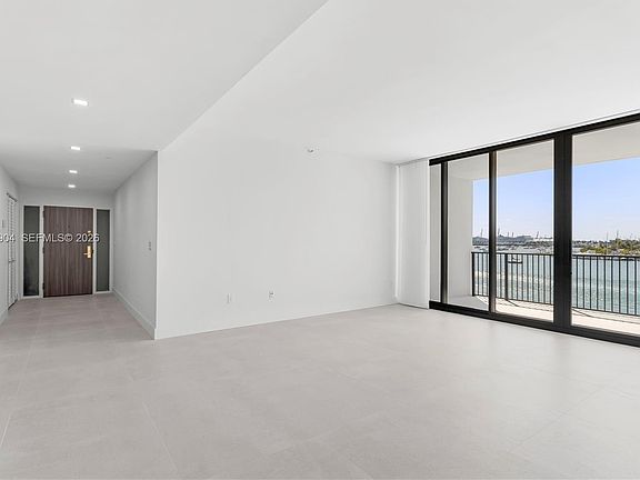 4th image of 1000 Venetian Way APT 303