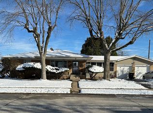 7 Chester Dr, Beech Grove, IN 46107