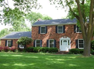 18350 Surrey Ln, Brookfield, WI 53045