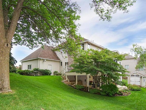 3rd image of 416 Oak Creek Cir