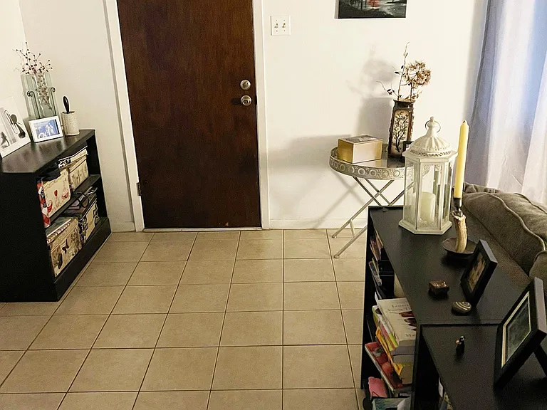 503 Lake Dr — Photo 3