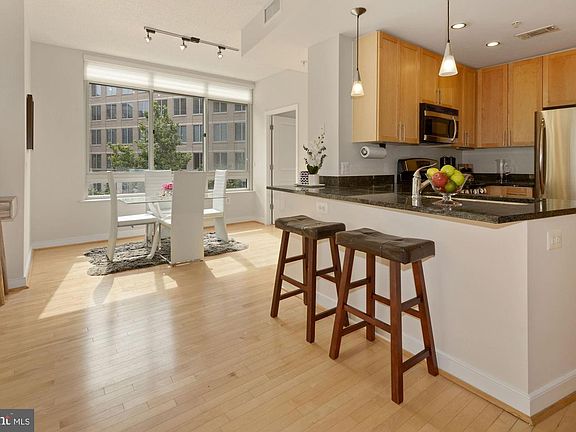 4th image of 820 N Pollard St APT 311