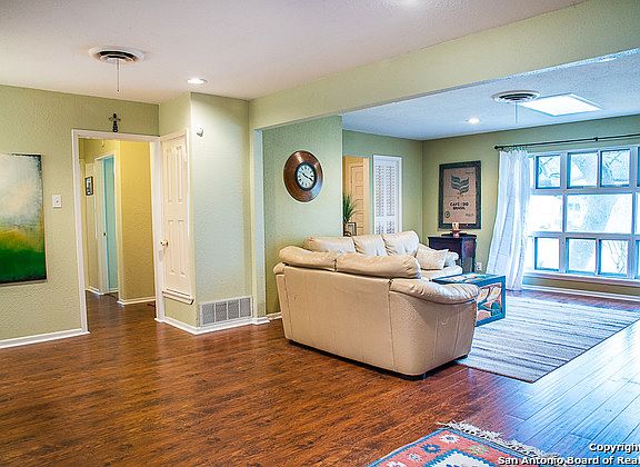 5th image of 10719 Cedar Elm Dr