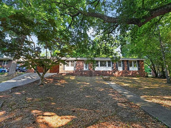 3rd image of 241 Chartwell Rd