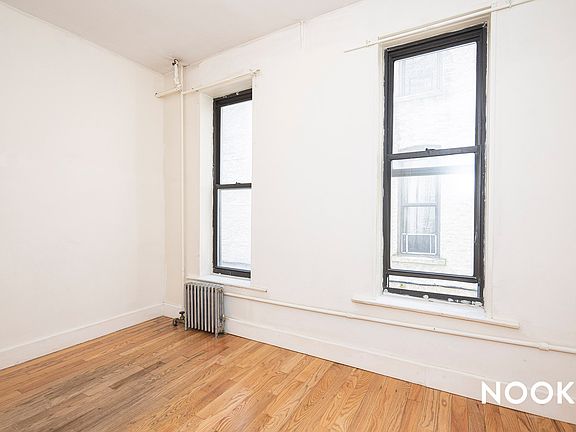 2nd image of 1164 Pacific St #B6