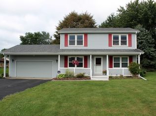 103 Westfield Rd, Winnebago, IL 61088