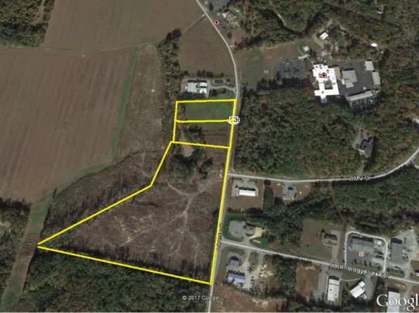 1 Harris Rd, Kilmarnock, VA 22482