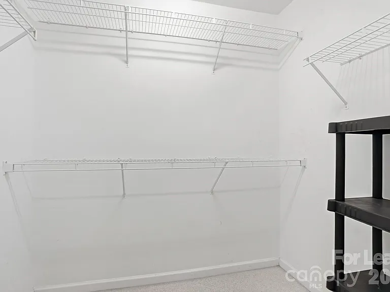 2830 Black Walnut Ln — Photo 13