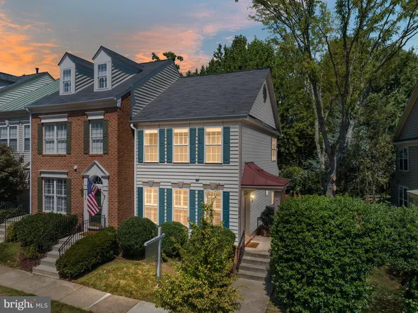 1276 Vintage Pl, Reston, VA 20194