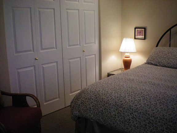 4th image of 555 Forest Ave APT 3