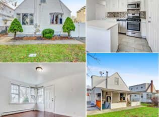 14 Milton St, Hicksville, NY 11801