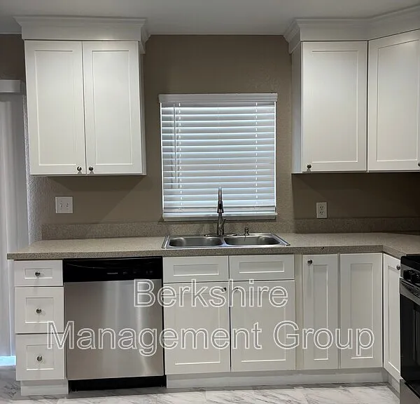 2405 Avenue C SW #A — Photo 15