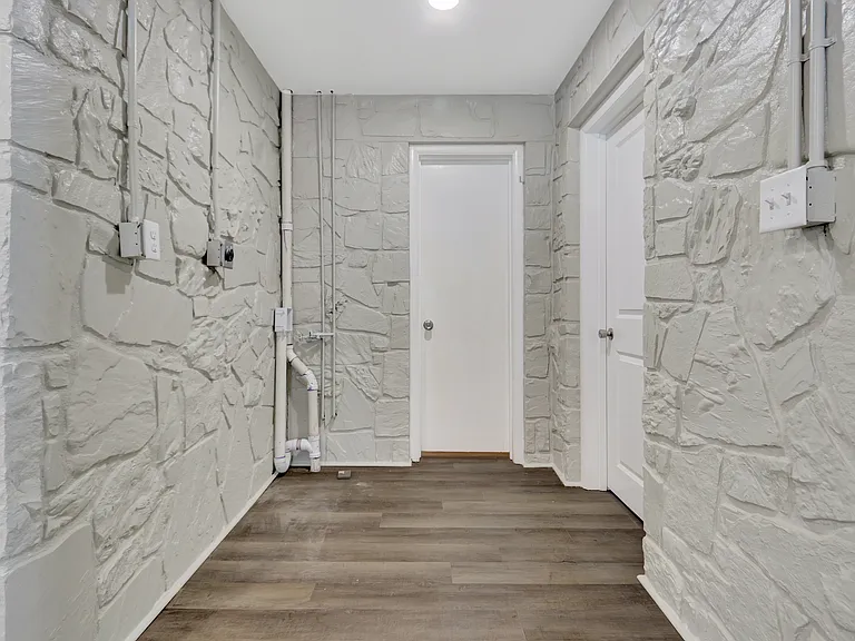 2751 Malvern Ave — Photo 17