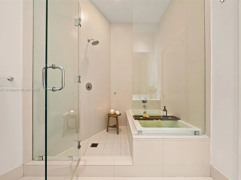 501 NE 31st St #410 — Photo 27
