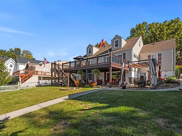 51 Anchor Dr, Lake Tapawingo, MO 64015