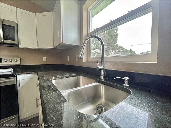 4th image of 5517 N Huckleberry Lake Dr