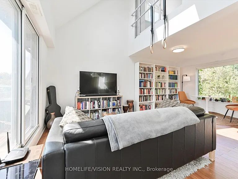 400 Summerhill Ave #3 — Photo 8
