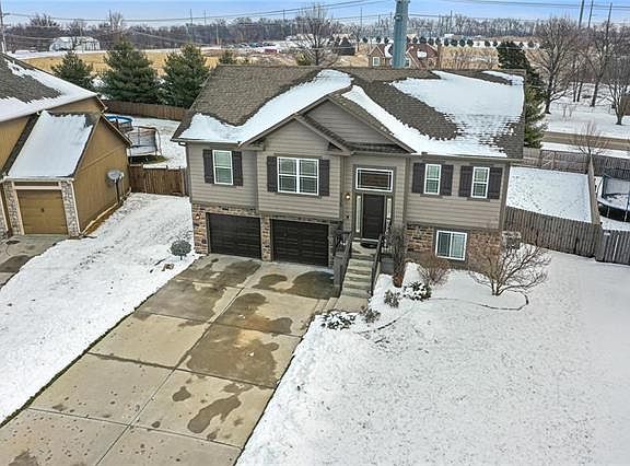 4th image of 3225 N 123rd Ter