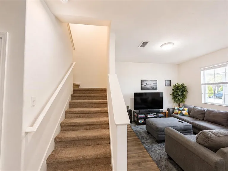 12820 Strode Ln — Photo 15