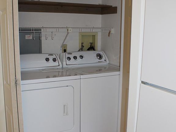 2nd image of 1452 Bobby Ln #10