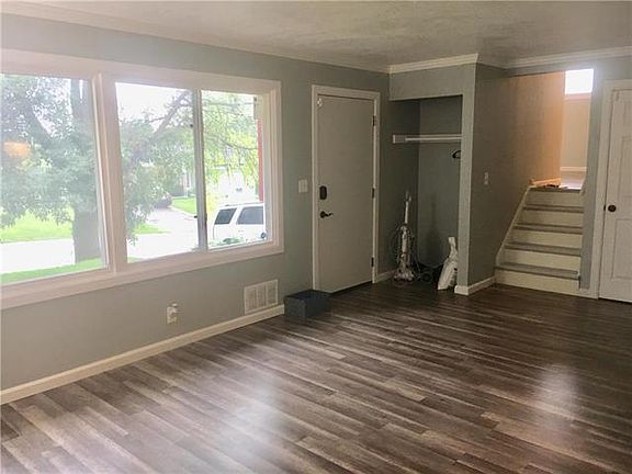 3rd image of 4038 Lawn Ave