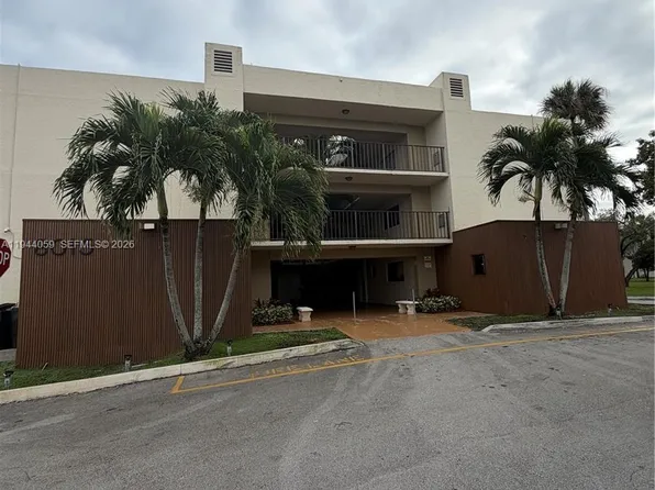 8015 SW 107th Ave APT 213, Miami, FL 33173