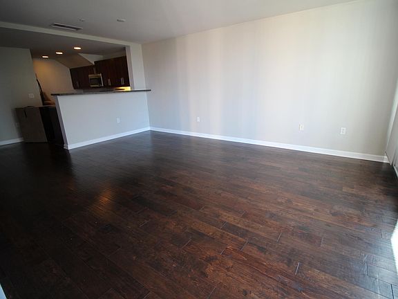 2nd image of 253 10th Ave Unit 729