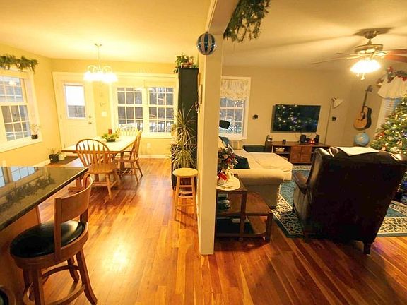 4th image of 25 Bartlett Ave