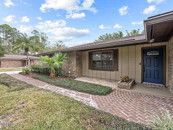 3rd image of 12967 SILVER OAK Drive