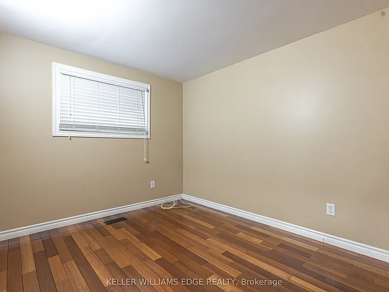 598 Mapledale Ave #UPPER — Photo 6