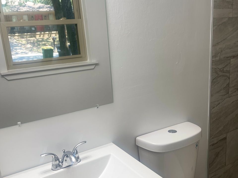 1st image of 8706 Oakhaven Dr